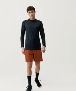 Born Living Yoga Aral Long-Sleeved T-Shirt - Black