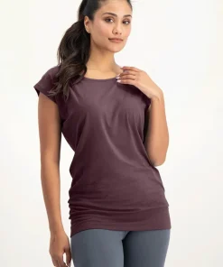 Urban Goddess Asana Yoga Tee - Berry