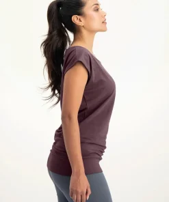 Urban Goddess Asana Yoga Tee - Berry