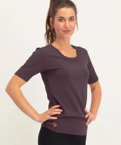 Urban Goddess Kami Yoga Tee - Berry