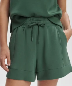 Varley Atrium High Rise Short 4.5 - Cilantro